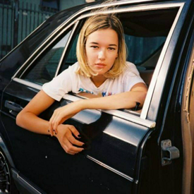 รูปภาพหน้าปกบทความ: 40 ทรงผมสั้นสุดแซ่บ ของ สาวน้อย Sarah Snyder