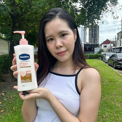 รูปภาพหน้าปกบทความ:ตัวช่วยผิวสวยสู้แสงแดดกับ Vaseline Healthy Bright SPF30 Sun+Pollution protection