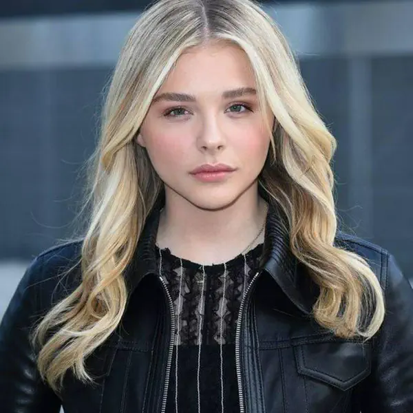 รูปภาพหน้าปกบทความ:30 แฟชั่นสุดชิคของสาวน้อย Chloe Grace Moretz