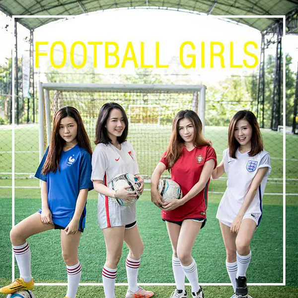 รูปภาพหน้าปกบทความ:แฟชั่นเสื้อบอล ไว้ใส่ดูฟุตบอลยูโร 2016 สำหรับสาวๆ!!