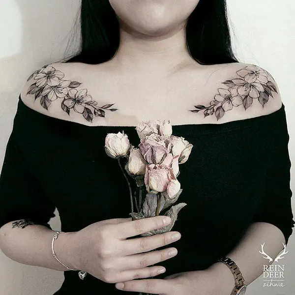 รูปภาพหน้าปกบทความ:40 ไอเดียรอยสัก " ดอกไม้ " สไตล์ลายสเก็ตช์ สวย ชิค เท่ ที่สาวๆ ต้องลอง