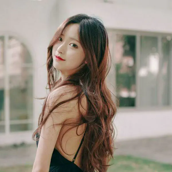 รูปภาพหน้าปกบทความ:รวม 30 ภาพสาวผมยาว "กลางหลัง" ให้รู้ไปว่า.....สาวผมยาวน่ะ ดูมีเสน่ห์สุดๆ