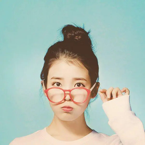 รูปภาพหน้าปกบทความ:35 'สาวแช่บ' ใส่แว่นสายตาแฟชั่นยังไงให้ชิค แอ๊บเด็กใสๆ ไม่ป้า ไม่เชย!