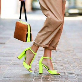 รูปภาพหน้าปกบทความ:5 ประเภทรองเท้า ที่ผู้หญิง ควรต้องมี!