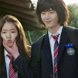 รูปภาพหน้าปกบทความ:4 โมเมนต์ชวนงงของเธอกับเพื่อนชายคนสนิท 'ตกลงเราเป็นเพื่อนกันใช่ปะ?'