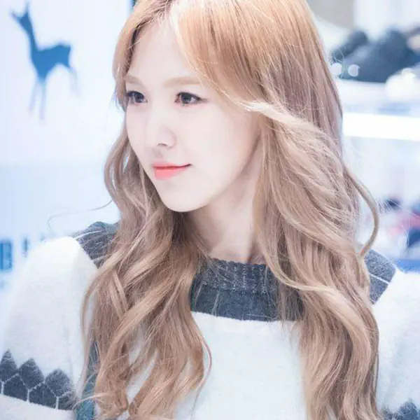 รูปภาพหน้าปกบทความ:รวมทรงผมสุดชิคของเวนดี้ (Wendy) วง Red Velvet ♥