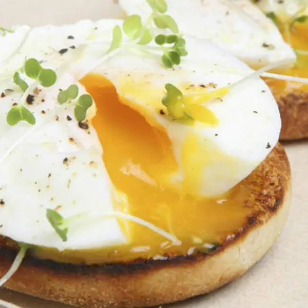 รูปภาพหน้าปกบทความ:เมนูอาหาร 'Poached Eggs' ไข่ดาวน้ำ ไข่หรูๆที่ทำง่ายๆ