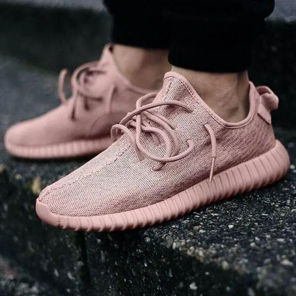 รูปภาพหน้าปกบทความ:15 'รองเท้า Adidas สีชมพู' สีสุดแบ๊วสำหรับผู้หญิง