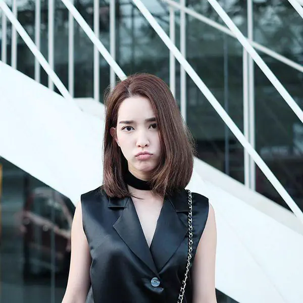 รูปภาพหน้าปกบทความ:รวม 30 ไอเดียทรงผม ประบ่า ของสาว 'โม มนชนก' สวย ซ่า น่ารักเวอร์
