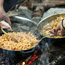 รูปภาพหน้าปกบทความ:อาหาร 10 อย่างที่ต้องเตรียมก่อนออกเดินทางไปแคมป์ปิ้ง