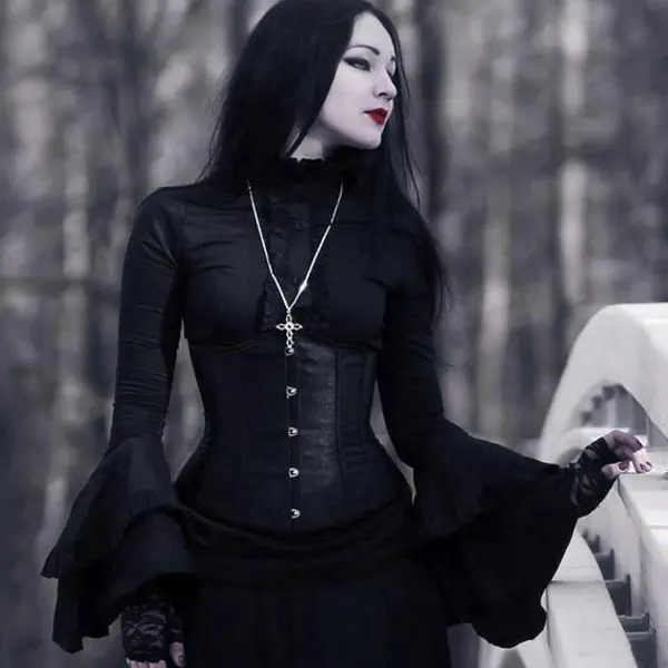 รูปภาพหน้าปกบทความ:ย้อนสไตล์สู่ 'โกธิค โลลิต้า (Gothic Lolita)' แฟชั่นสุดรุ่งของสาวญี่ปุ่น