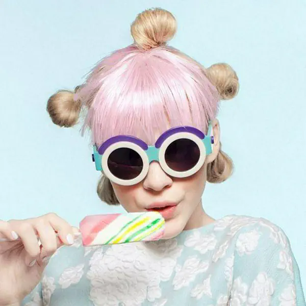 รูปภาพหน้าปกบทความ:รวมเทรนด์ "Candy Fashion" ไอเดียเพิ่มสีสันของสาวๆ วัยทีน