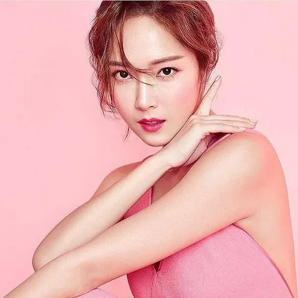 รูปภาพหน้าปกบทความ:6 วิธีทำให้นิ้วดูสวย เรียวยาว ไม่ป้อม ไม่ตัน !!!