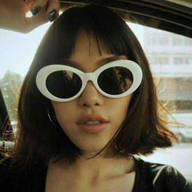 รูปภาพหน้าปกบทความ:แว่นทรง Kurt Cobain ยุค 70's แว่นกันแดดที่ 'ชิคสุด' ในตอนนี้