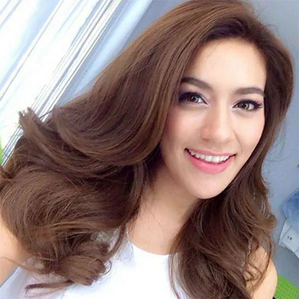 รูปภาพหน้าปกบทความ:สวย เลอค่า ดีงาม!! ด้วย! 20 ไอเดียทำผมแบบ 'ลอนฟาร่า'