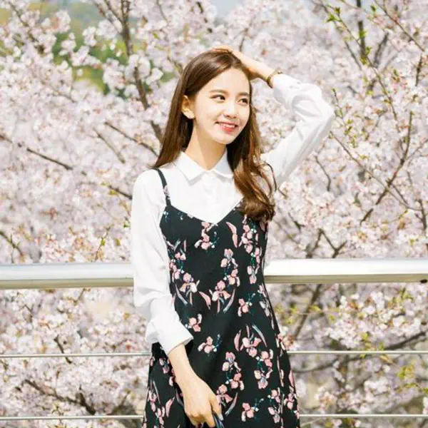 รูปภาพหน้าปกบทความ:8 สไตล์การแต่งตัว ที่สาวๆ จะเสียใจ ถ้าไม่เคยลองใส่ตอนวัย 20