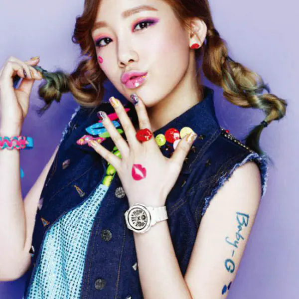 รูปภาพหน้าปกบทความ:#แบบนี้ก็ได้เหรอ! 8 วิธีล้างสีเล็บโดยไม่ต้องใช้ 'น้ำยาล้างเล็บ'