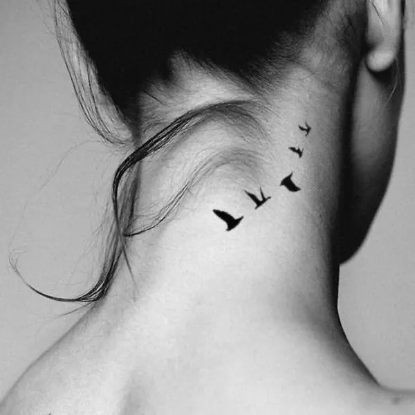 รูปภาพหน้าปกบทความ:แฟชั่นรอยสัก "นกบิน Flying Birds Tattoo" รอยสักสุดฮิตของสาวที่รัก 'ชีวิตอิสระ' !!