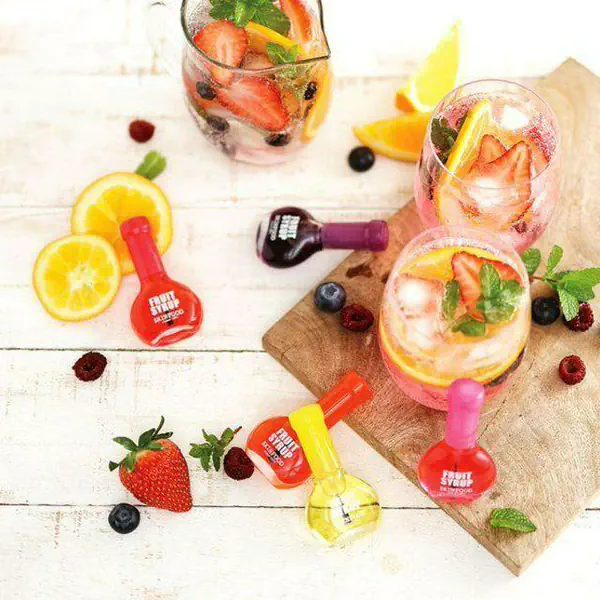 รูปภาพหน้าปกบทความ:ยาทาเล็บสุดคิ้วท์ สไตล์สีน้ำ 'Fruit Syrup Nail' จาก Skinfood ♥