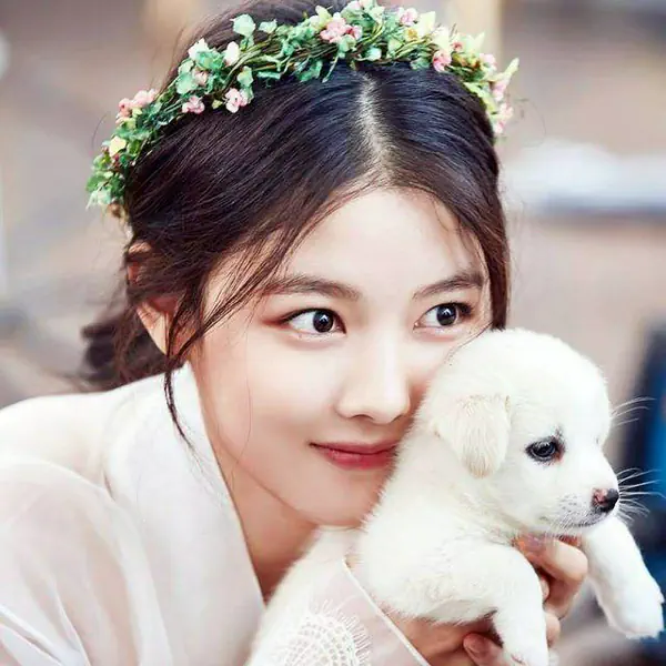 รูปภาพหน้าปกบทความ:20 แฟชั่นของสาว Kim Yoo Jung (คิมยูจอง) สาวน่ารักที่กระชากใจองค์รัชทายาท!!!