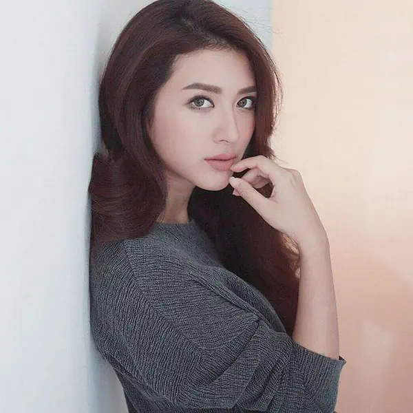 รูปภาพหน้าปกบทความ:งามงด! รวมดารา 'หน้าสวยแบบไทย' เหมือนนางในวรรณคดีที่สวยจนต้องลืมหายใจ