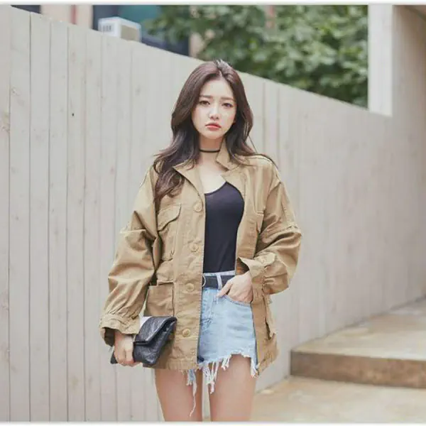 รูปภาพหน้าปกบทความ:อัพเดทแฟชั่นกับ "Safari Jacket" แมทช์เสื้อเดินป่ามาเดินในเมือง ด้วยสไตล์สุดชิค