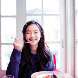 รูปภาพหน้าปกบทความ:"8 เสน่ห์ของผู้หญิง" ที่หนุ่มๆ สนใจ ไม่ใช่แค่รูปลักษณ์