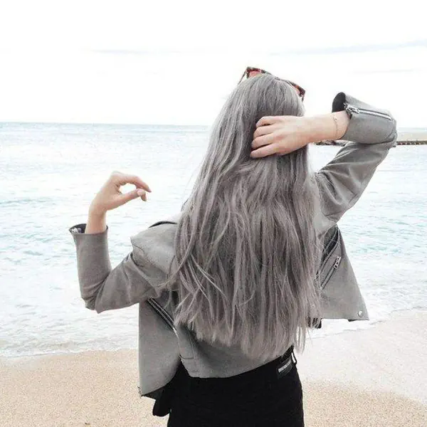รูปภาพหน้าปกบทความ:20 ไอเดียสีผม 'เทาประกายเงิน' อยากแซ่บ ต้องเอาให้สุด!!!