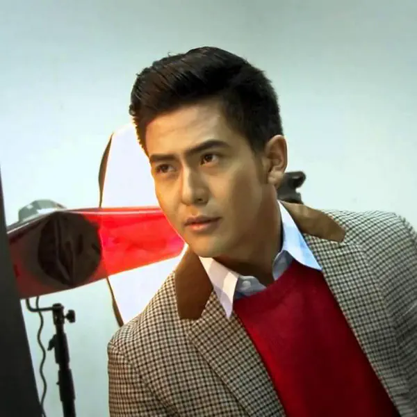 รูปภาพหน้าปกบทความ:หล่อตี๋หลบไป! รวม 6 พระเอกหนุ่มหล่อเข้ม ยิ้มทีไรใจละลาย