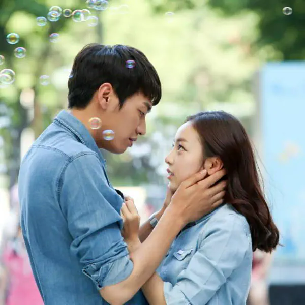 รูปภาพหน้าปกบทความ:5 คำพูด ที่ผู้ชายได้ยินแล้วหลงรักแบบไม่รู้ตัว ♥