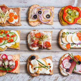 รูปภาพหน้าปกบทความ:รวม ไอเดีย "Open Sandwich เเซนวิชหน้าเปิด" เห็นเเล้วท้องร้องไม่หยุดเลย!!