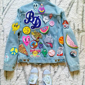 รูปภาพหน้าปกบทความ:DIY มาแปลงโฉมเสื้อตัวเก่าให้ใหม่ไฉไลด้วย "ตัวรีดติดเสื้อ" ลายน่ารักๆ กันเถอะ