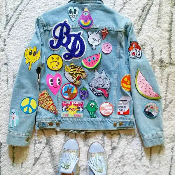 รูปภาพหน้าปกบทความ:DIY มาแปลงโฉมเสื้อตัวเก่าให้ใหม่ไฉไลด้วย "ตัวรีดติดเสื้อ" ลายน่ารักๆ กันเถอะ
