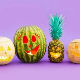 รูปภาพหน้าปกบทความ:ไอเดียแกะผลไม้เป็น Jack-o’-lanterns