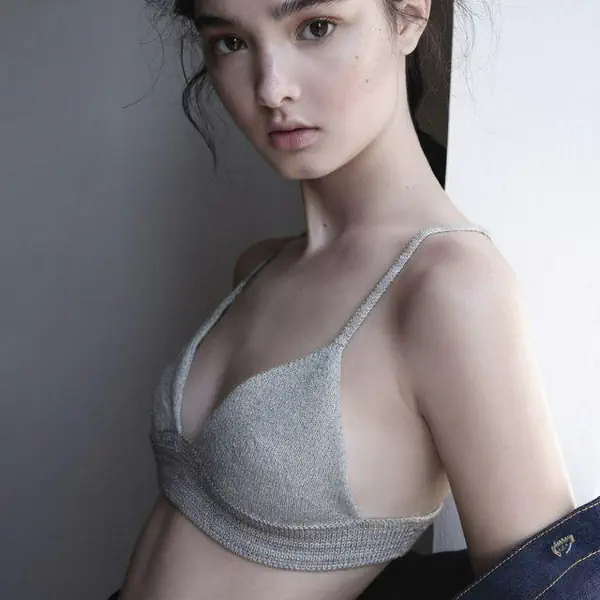 รูปภาพหน้าปกบทความ:34 สไตล์! แฟชั่น 'สาวอกเล็ก' สวยโดดเด้ง โดดเด่นเกินหน้าอก!