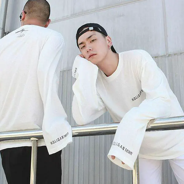 รูปภาพหน้าปกบทความ:รวม หนุ่มหล่อตี๋หน้าตาดีจากเพจ "A Boy" หล่อจนอยากให้เป็นพ่อของลูก