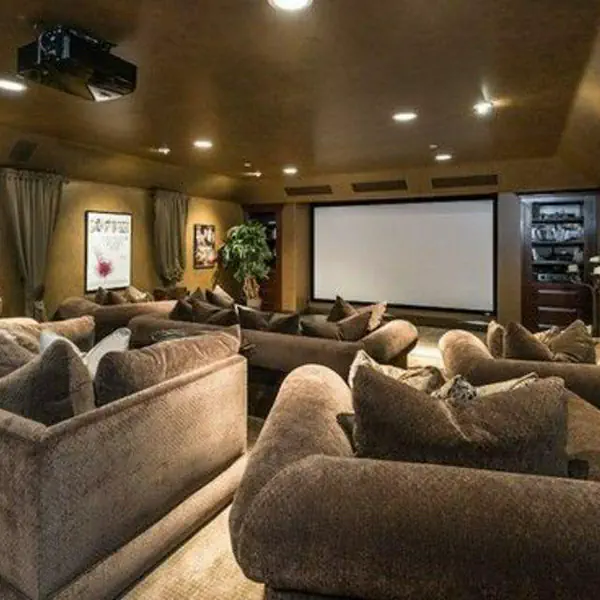 รูปภาพหน้าปกบทความ:รวมไอเดียตกแต่งห้องสไตล์ 'มีโรงหนัง (Home Theatre) ในบ้านของตัวเอง'