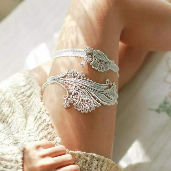 รูปภาพหน้าปกบทความ:รวมแฟชั่น 'Garters' เครื่องประดับรัดต้นขา คุณค่าที่เจ้าสาวคู่ควร!