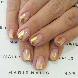 รูปภาพหน้าปกบทความ:แฟชั่นเพ้นท์เล็บ หวานปนหรู ชมพู-ทอง