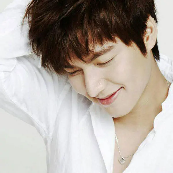 รูปภาพหน้าปกบทความ:รวมรูปโอปป้าเกาหลี "Lee Min Ho" คัมแบ็คใน 'The Legend of the Blue Sea'