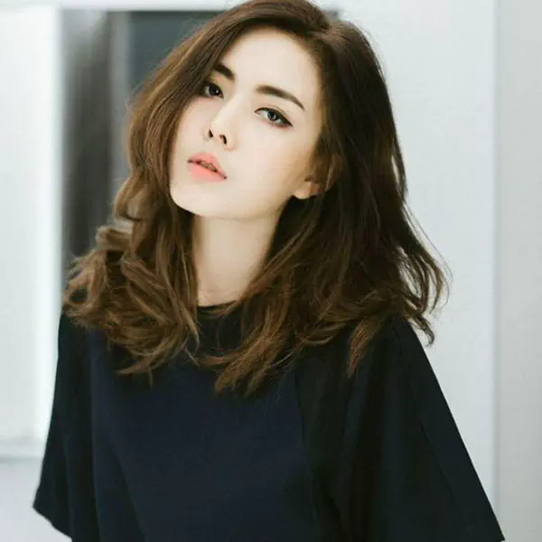 รูปภาพหน้าปกบทความ:สุดเริ่ดกับ ไอเดีย "ทรงผมยาวปานกลาง" ให้สวยใสสไตล์สาวเอเชีย