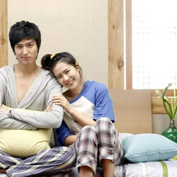 รูปภาพหน้าปกบทความ:วิธี 'บอกรัก' ด้วยการกระทำ ... รับรอง มัดใจหนุ่มๆได้อยู่หมัด !!