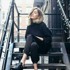 รูปภาพหน้าปกบทความ:25 แฟชั่นแต่งเที่ยวต่างประเทศในหน้าหนาว 'โทนสีดำ' ได้ลุคทั้งสุภาพ และเรียบหรู