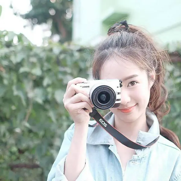 รูปภาพหน้าปกบทความ:8 กล้องถ่ายรูปยอดฮิต ขวัญใจสาวสายเซลฟี่