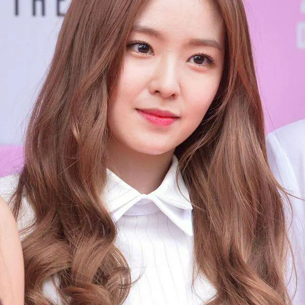 รูปภาพหน้าปกบทความ:สีผมสวยหวาน "Brown sugar" สีน้ำตาลทรายแดง เผยลุคสวยมีเสน่ห์
