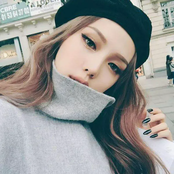 รูปภาพหน้าปกบทความ:ผมเทาแบบไม่แรง ! 4 วิธี ทำสีผม 'Grey Break' ให้ดูสวยซอฟต์ ไม่แรง!