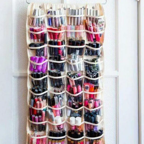 รูปภาพหน้าปกบทความ:20 ไอเดีย DIY "ที่เก็บเครื่องสำอาง" ให้หยิบง่าย ใช้สะดวก