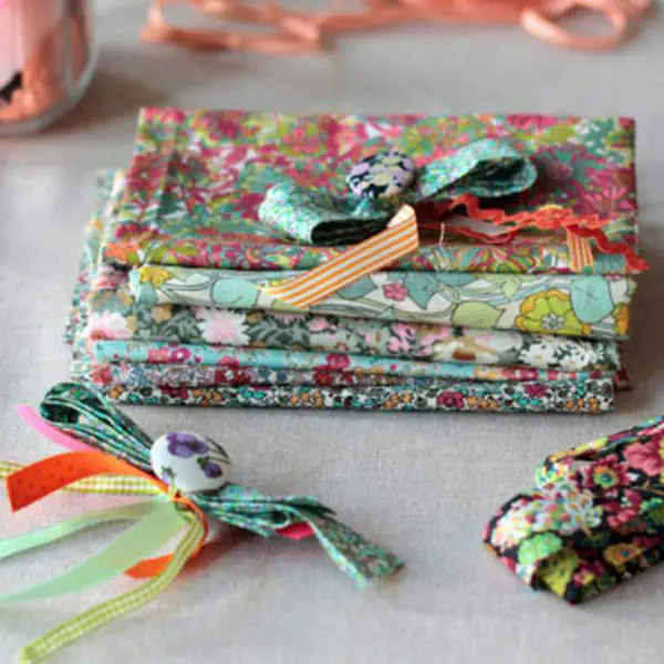 รูปภาพหน้าปกบทความ:5 ไอเดีย DIY เปลี่ยนเศษผ้าธรรมดา ให้เป็นของใช้สุดน่ารัก ☆