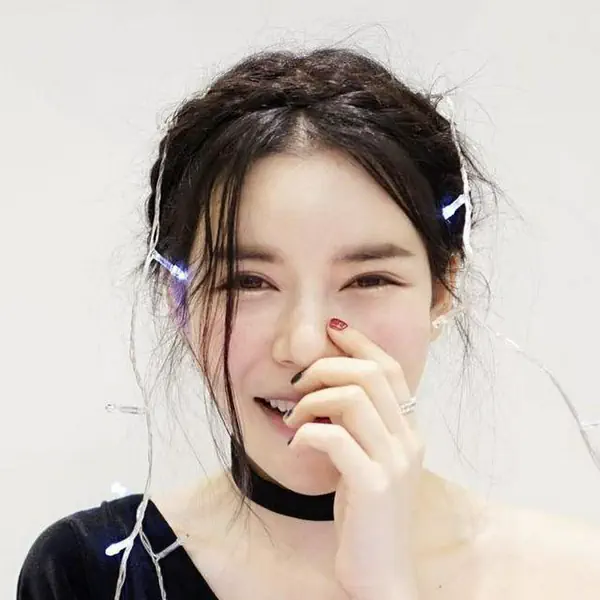 รูปภาพหน้าปกบทความ:30 แฟชั่นเอาใจสาวหวานอมเปรี้ยว สไตล์คุณหนูของสาวสวย 'แคทตี้-รัสรินทร์'!