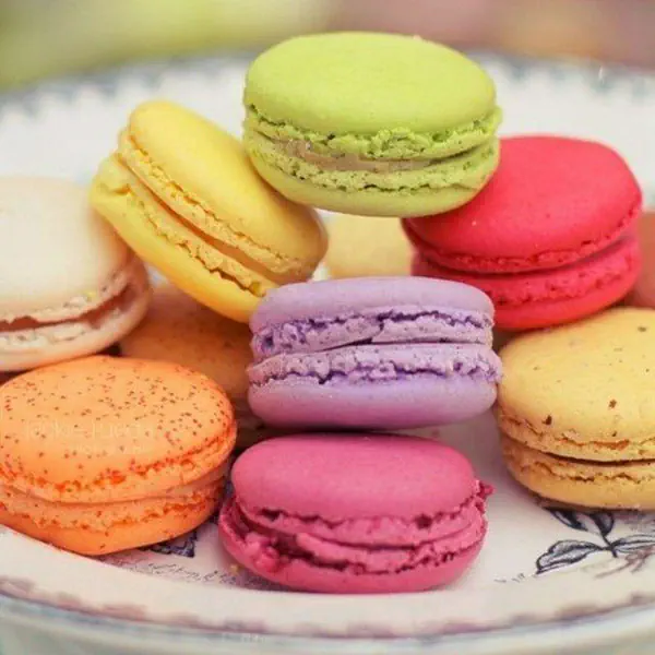 รูปภาพหน้าปกบทความ:ของหวานน่าลอง กับ 8 ร้านมาการอง (Macaron) หอมหวาน...ดีต่อใจ